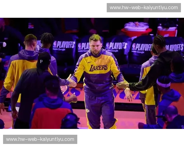 豪门恩怨再起！湖人vs热火巅峰对决：不仅仅是比赛，更是一场关于青春与热血的视听盛宴（附全网最全观赛指南）
